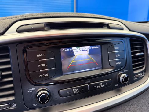 Used 2017 Kia Sorento FWD image 18