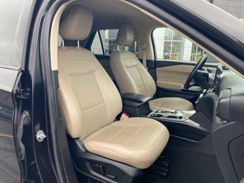Used 2023 Ford Explorer Limited image 29
