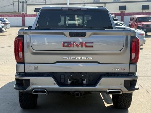 Used 2023 GMC Sierra 1500 AT4 w/ Technology Package AWD/4WD image 5