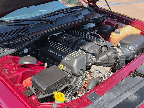 Used 2018 Dodge Challenger R/T Scat Pack w/ Leather Interior Group RWD image 18