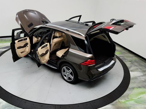 Used 2017 Mercedes-Benz GLE 400 4MATIC image 40