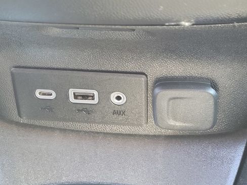 Used 2023 Chevrolet Malibu LT FWD image 18