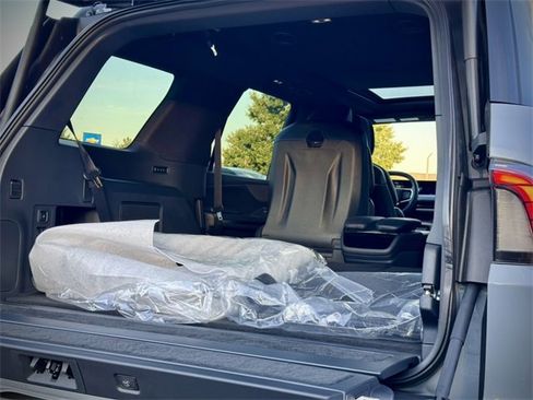 New 2025 Lincoln Navigator Reserve w/ Jet Appearance Package image 40