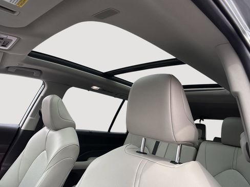 Used 2025 Toyota Grand Highlander AWD image 39