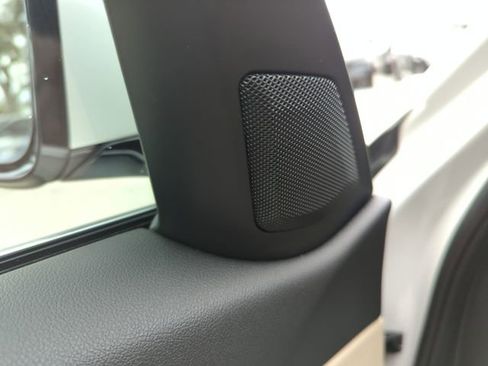 Certified 2022 BMW 330i xDrive Sedan w/ Convenience Package image 19