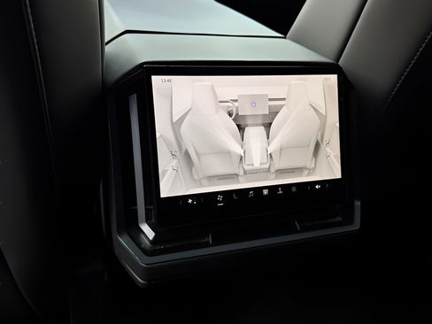 Used 2024 Tesla Cybertruck AWD Crew Cab image 23