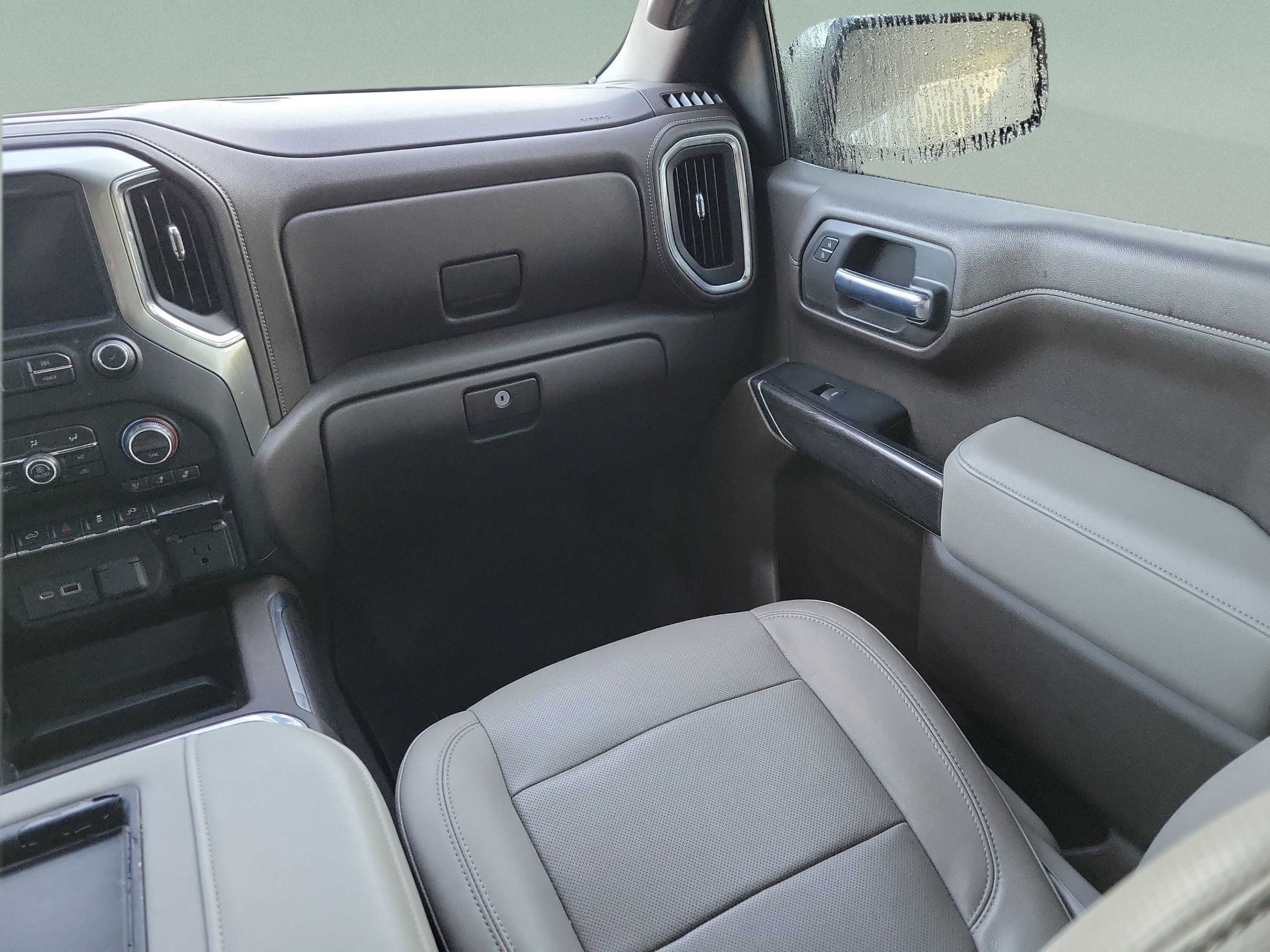 Used 2019 Chevrolet Silverado 1500 LTZ w/ LTZ Convenience Package AWD/4WD image 10