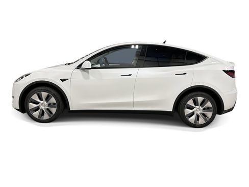 Certified 2023 Tesla Model Y Long Range AWD/4WD image 3