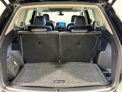 Used 2024 Volkswagen Atlas SEL Premium R-Line image 18