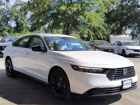 New 2025 Honda Accord SE image 5