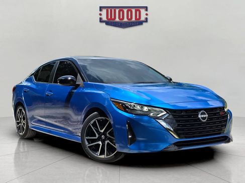 Used 2025 Nissan Sentra SR w/ Trunk Package FWD image 1