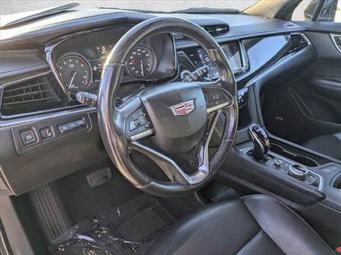 Used 2021 Cadillac XT6 Premium Luxury image 10