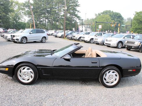 Used 1996 Chevrolet Corvette Convertible RWD image 10