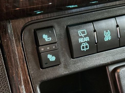 Used 2017 Chevrolet Traverse LT FWD image 20