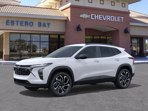 New 2026 Chevrolet Trax RS w/ Driver Confidence Package image 2