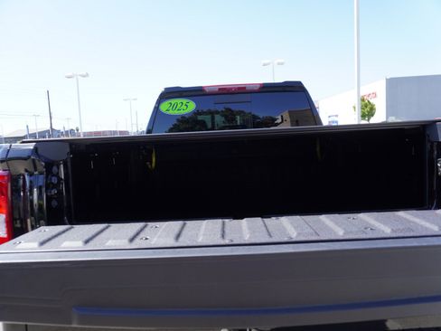 Used 2025 Chevrolet Silverado 1500 High Country w/ Midnight Edition AWD/4WD image 13
