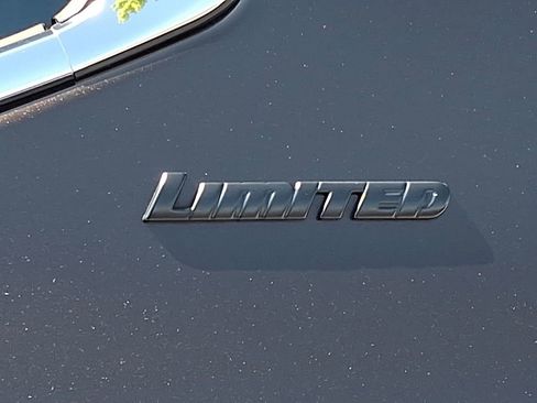 Used 2024 Toyota Tundra Limited AWD/4WD image 31