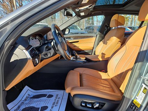 Used 2019 BMW 530i xDrive w/ Convenience Package image 12