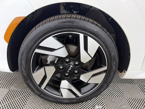 Certified 2024 Kia Soul GT-Line image 13