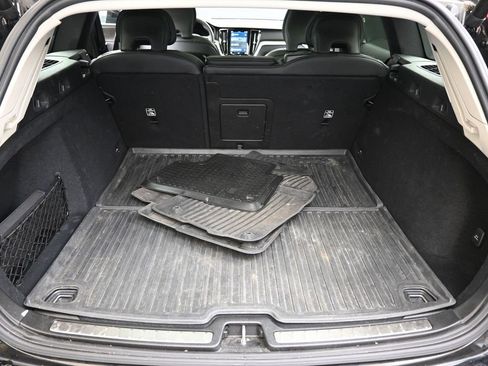 Certified 2024 Volvo V60 B5 Cross Country Ultimate image 19