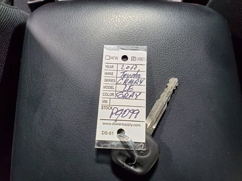 Used 2017 Toyota Camry LE image 28