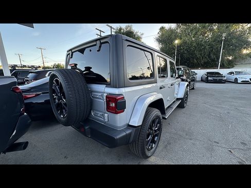 Used 2022 Jeep Wrangler Unlimited Sahara w/ Cold Weather Group AWD/4WD image 4
