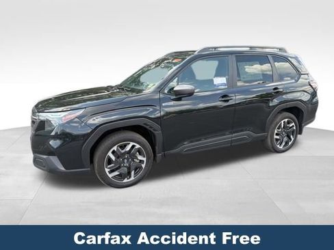 Used 2025 Subaru Forester Premium AWD/4WD image 3
