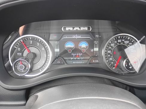 Used 2024 RAM 2500 Big Horn w/ Night Edition AWD/4WD image 33