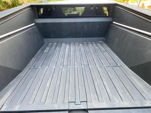 Used 2025 Tesla Cybertruck AWD Crew Cab image 62
