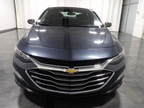 Used 2020 Chevrolet Malibu LT image 2