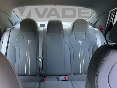 New 2025 Hyundai Elantra SEL image 2