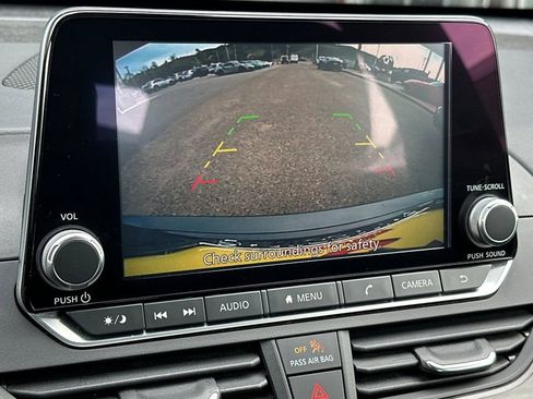 Used 2024 Nissan Altima 2.5 SV image 18