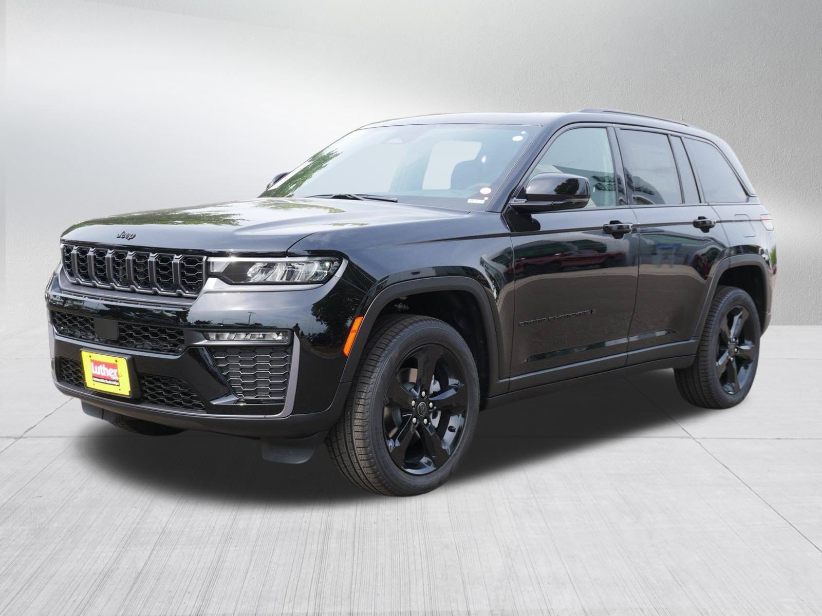 New 2027 Jeep Grand Cherokee Limited w/ Limited Altitude Package AWD/4WD image 3