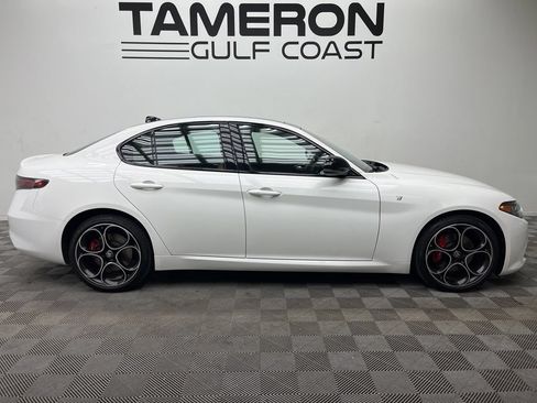 Used 2024 Alfa Romeo Giulia Ti w/ Active Assist Plus Package AWD/4WD image 4