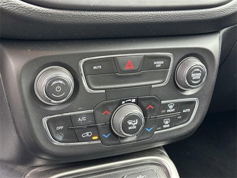 Certified 2019 Jeep Compass Latitude image 21