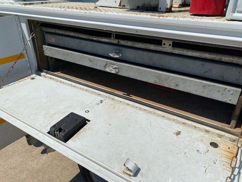 Used 2011 Ford F550 2WD Regular Cab Super Duty w/ Payload Upgrade Pkg image 30