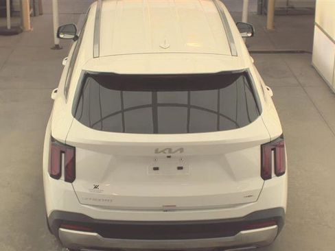 Used 2025 Kia Sorento EX image 10