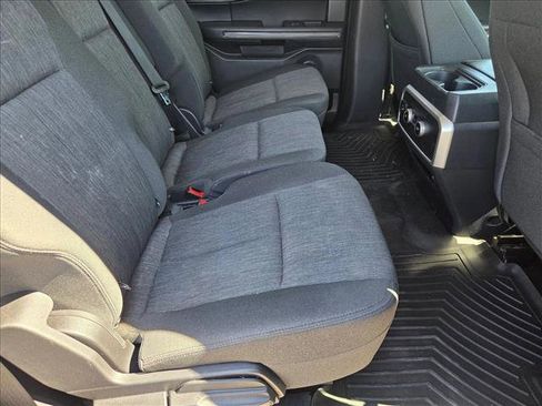 Used 2022 Ford Expedition XLT image 19