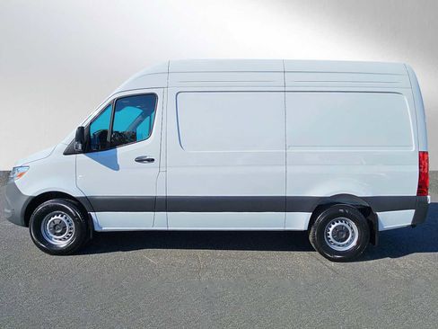 Used 2025 Mercedes-Benz Sprinter 2500 image 6