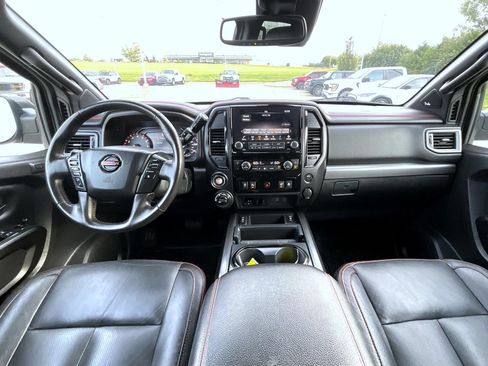 Used 2021 Nissan Titan PRO-4X w/ Pro-4x Convenience Package AWD/4WD image 13