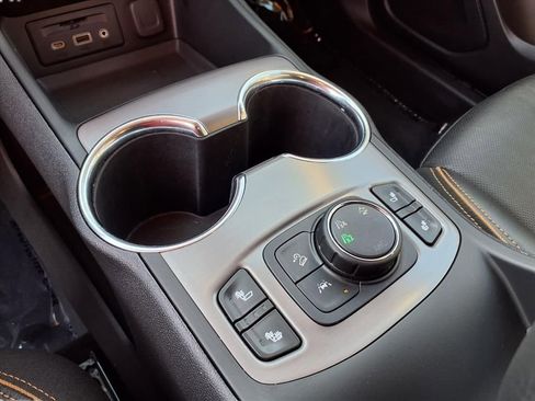 Used 2022 GMC Terrain AT4 image 10