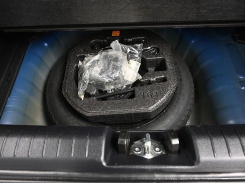 Used 2023 Hyundai Venue Limited w/ Cargo Package image 31