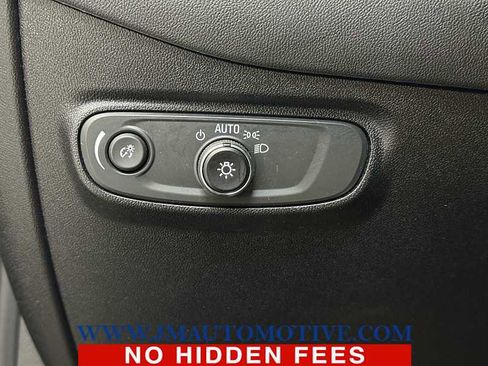 Used 2019 Chevrolet Equinox LT image 32