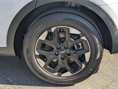 Used 2024 Kia Sorento S image 29