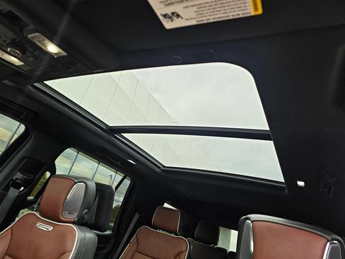 Used 2023 GMC Yukon Denali Ultimate w/ LPO, Floor Liner Package AWD/4WD image 24