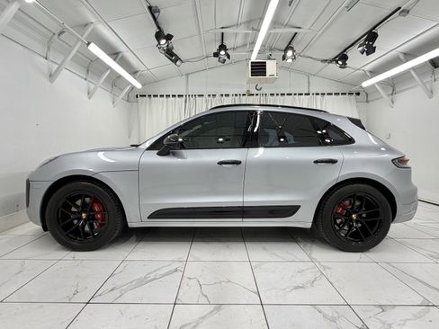 Certified 2024 Porsche Macan Turbo AWD/4WD image 2