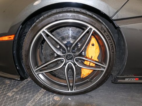 Used 2016 McLaren 570S Coupe RWD image 28