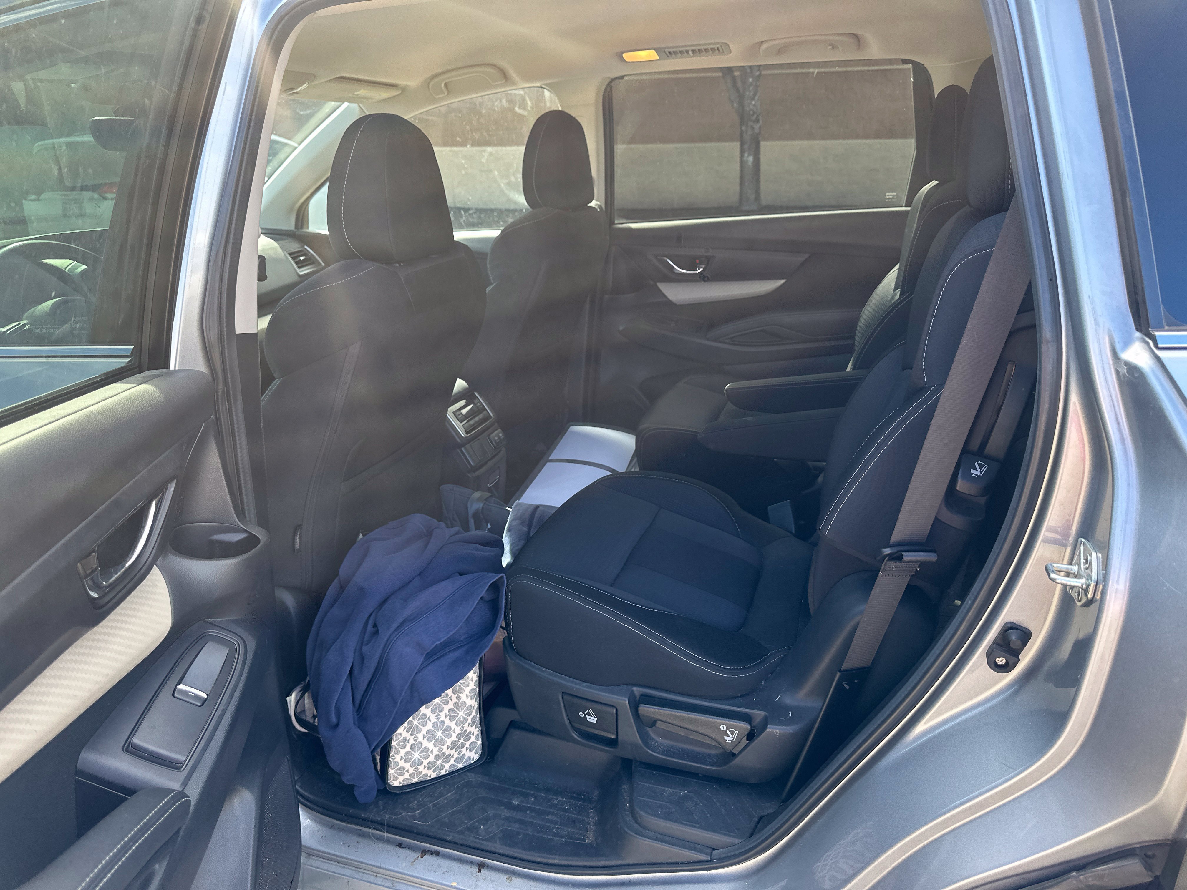 Used 2021 Subaru Ascent Premium w/ Convenience Package AWD/4WD image 4