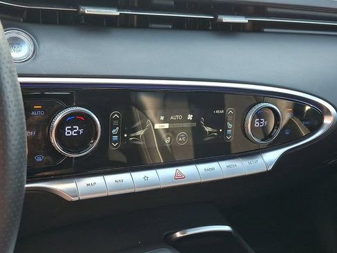 Used 2022 Genesis GV70 3.5T Sport w/ Sport Prestige Package AWD/4WD image 19