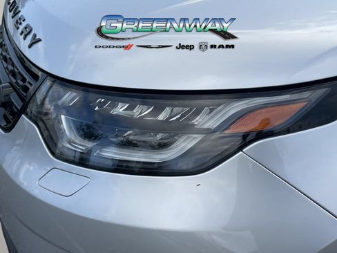Used 2018 Land Rover Discovery HSE AWD/4WD image 6